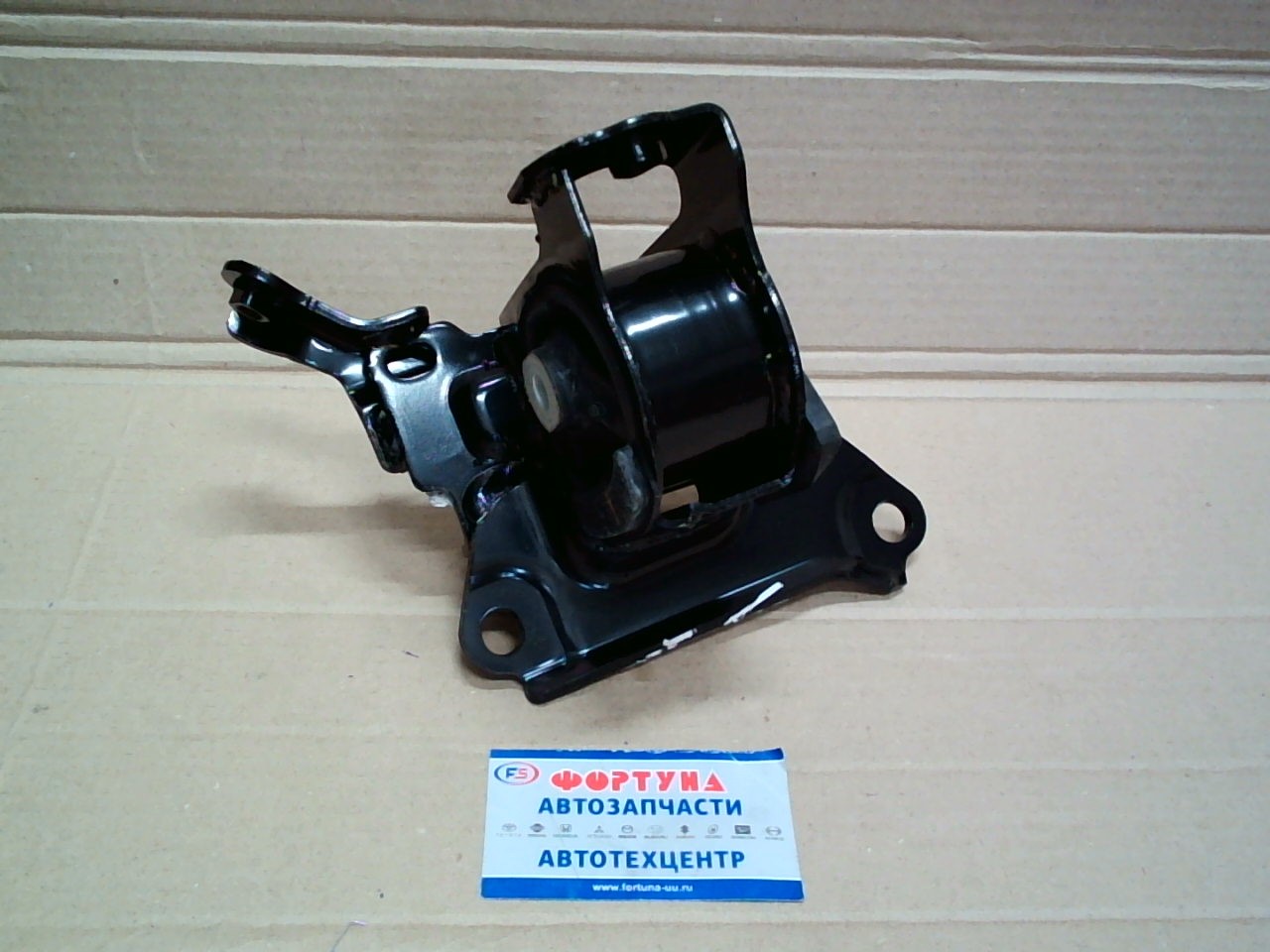 Подушка двигателя 12372-37290 TOYOTA /LH Toyota NOAH, VOXY, ESQUIRE ZWR80 - 2ZRFXE '14-/