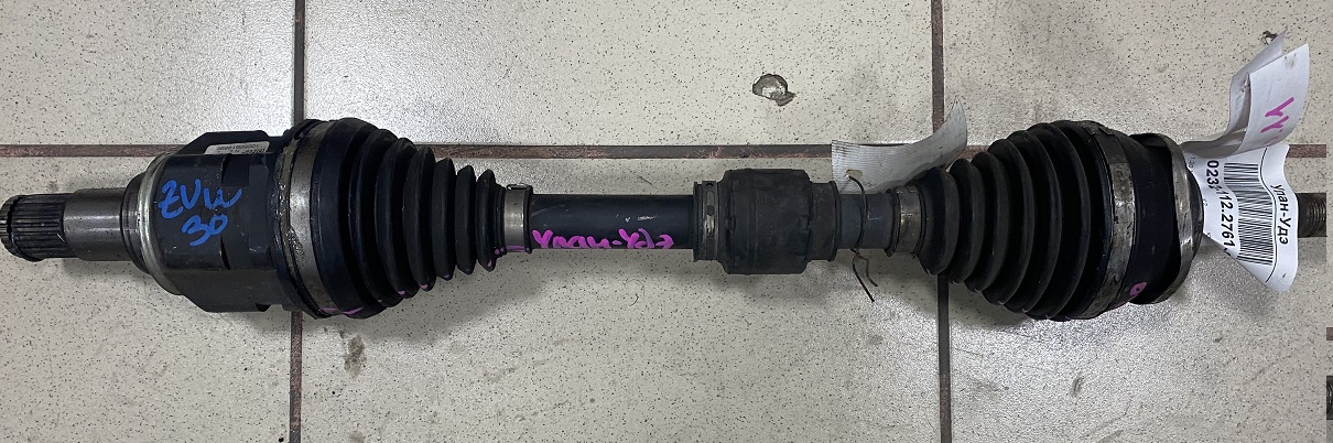 Привод TOY PRIUS ALPHA ZVW30 '11 FRONT LH [б/у] (короткий)