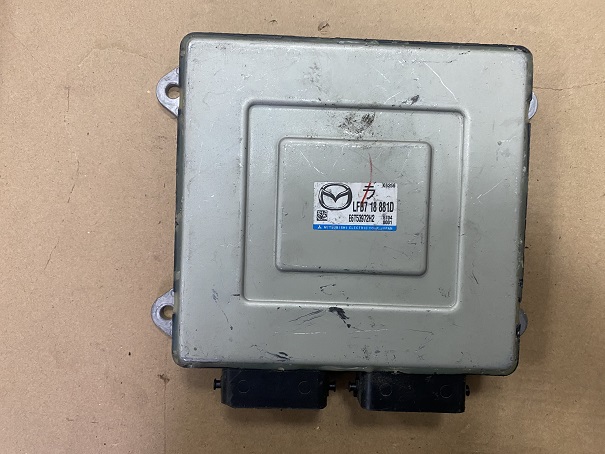 Блок управления efi MAZ PREMACY CREW [LFB7-18-881D] [б/у] (E6T53972H2)