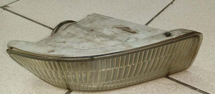 Туманка TOY QUALIS MCV21 33-37 R [б/у]