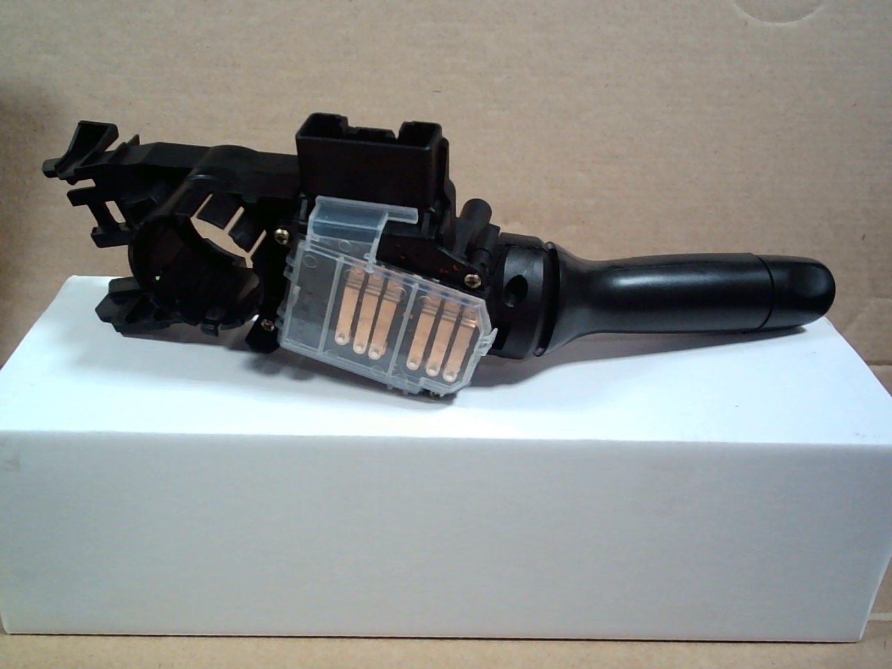 Переключатель подрулевой 84140-12590 TW /Corolla,  Axio '06-'12,  Land Cruiser J7# '09-. Правый руль/