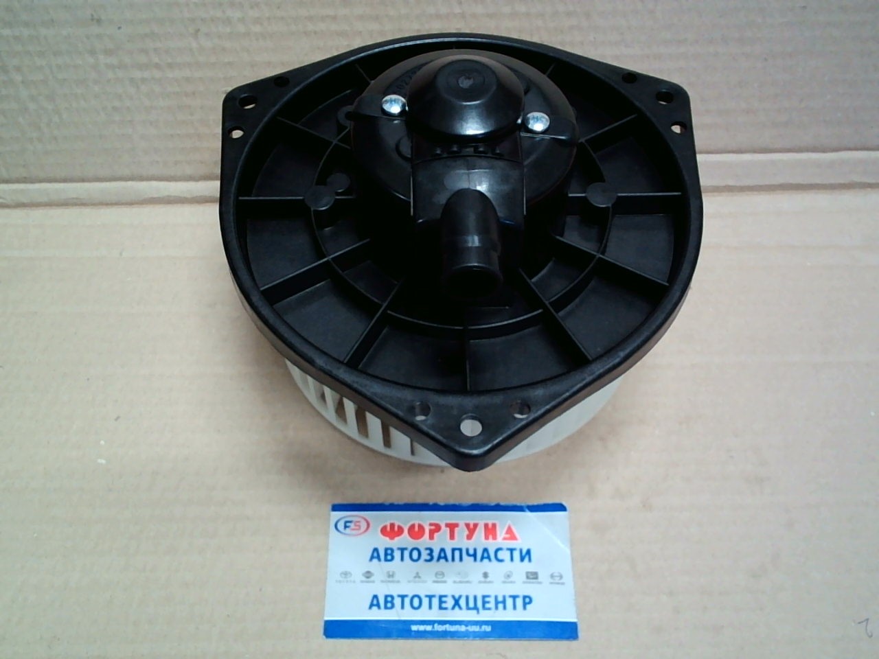 Мотор отопления салона 1104002 /MITSUBISHI FUSO CANTER  с крыльчаткой,  24V RHD/