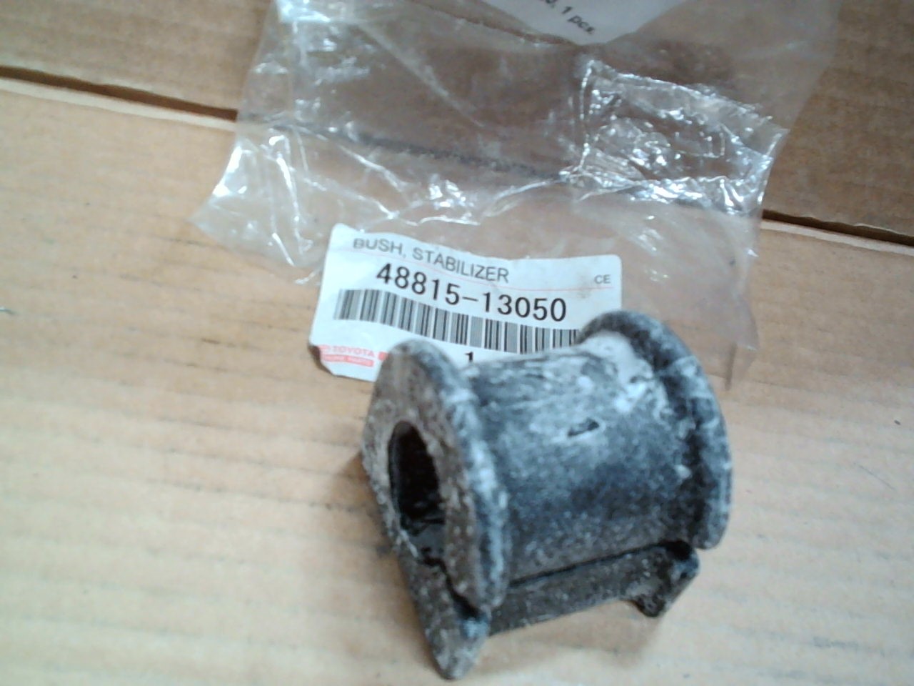 Втулка стабилизатора (d=23)  [48815-13050] TOYOTA /FR Corolla NZE144,  ZRE144,  ZZE123,  ZZE129/