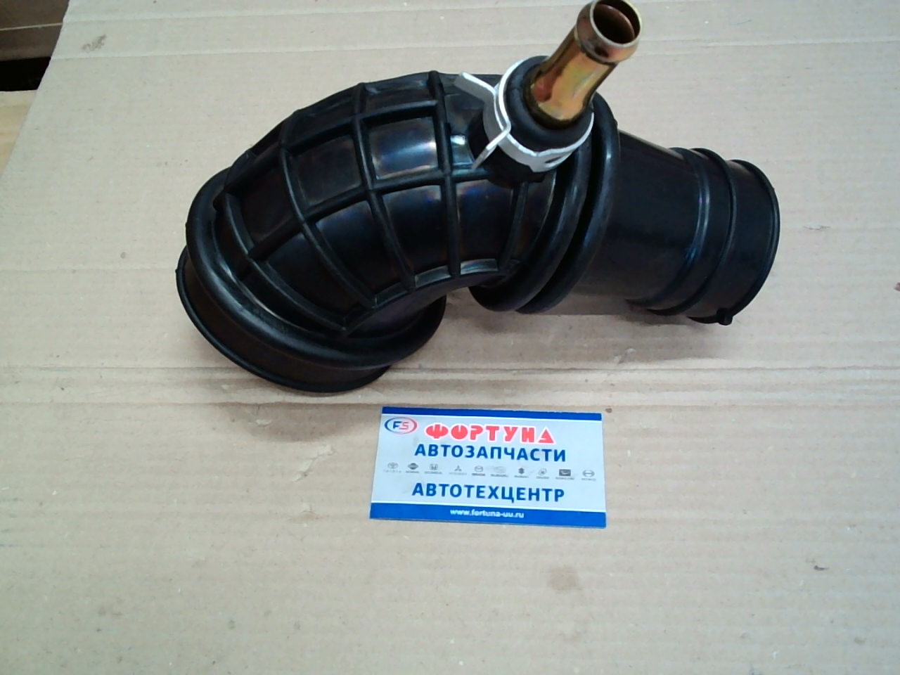 Патрубок фильтра воздушного 16578-0W800 DAGGER /Terrano, Elgrand R50,  E50 QD32TI,  TD27TI,  QD32ETI/