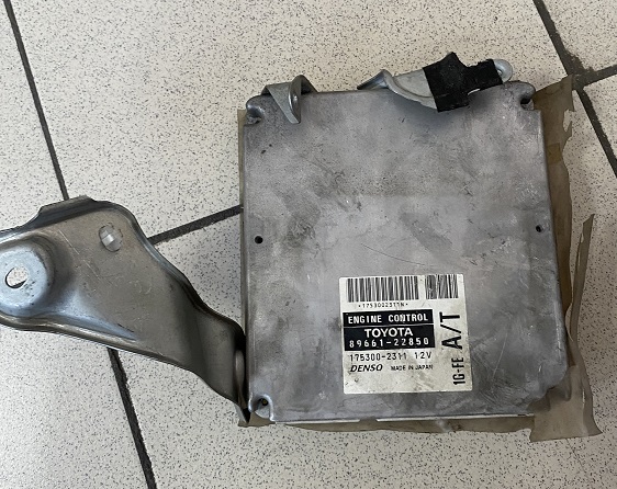 Блок управления efi TOY MARK II GX100 1G-FE [89661-22850] [б/у]