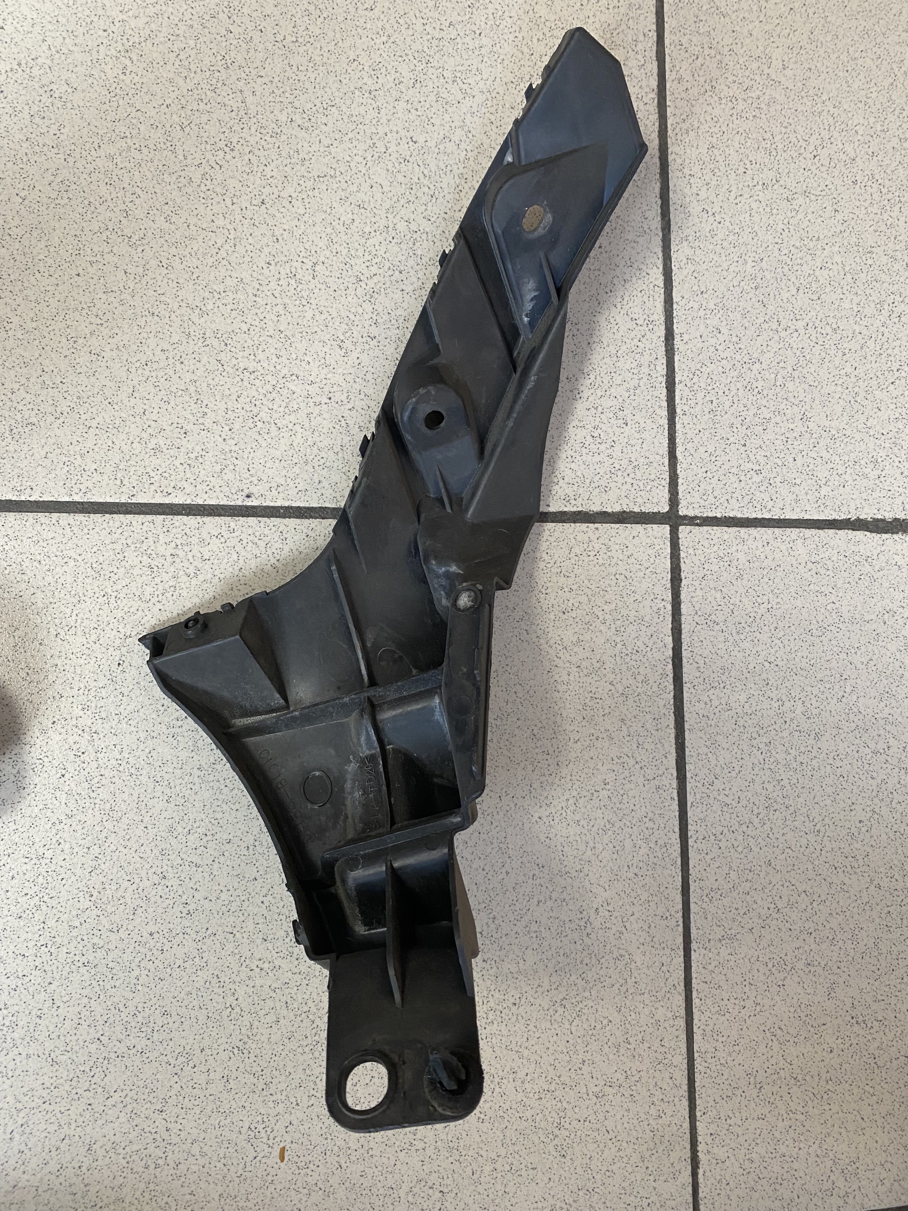 Крепление бампера TOY PASSO KGC10 /REAR LH/ [б/у]