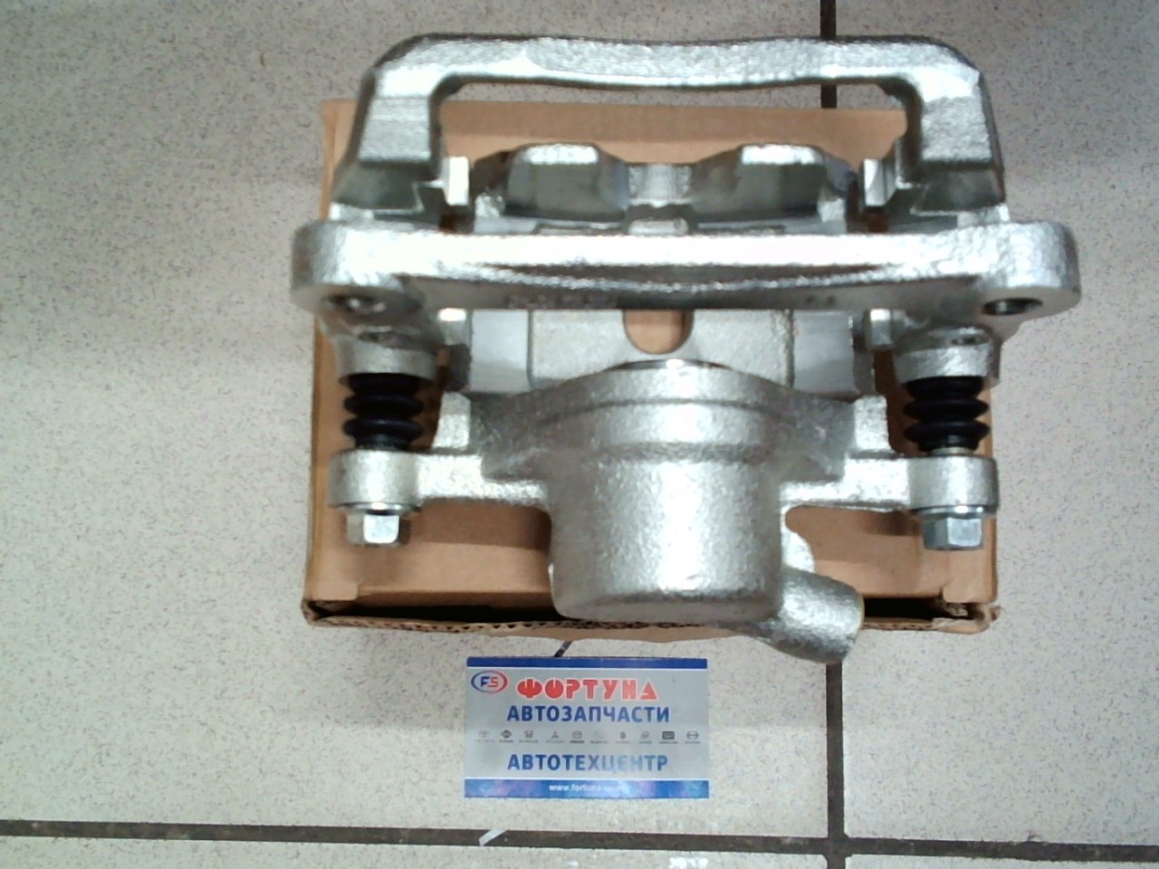 Суппорт тормозной MB858465 TW задний правый /PAJERO V4#,  V2#/