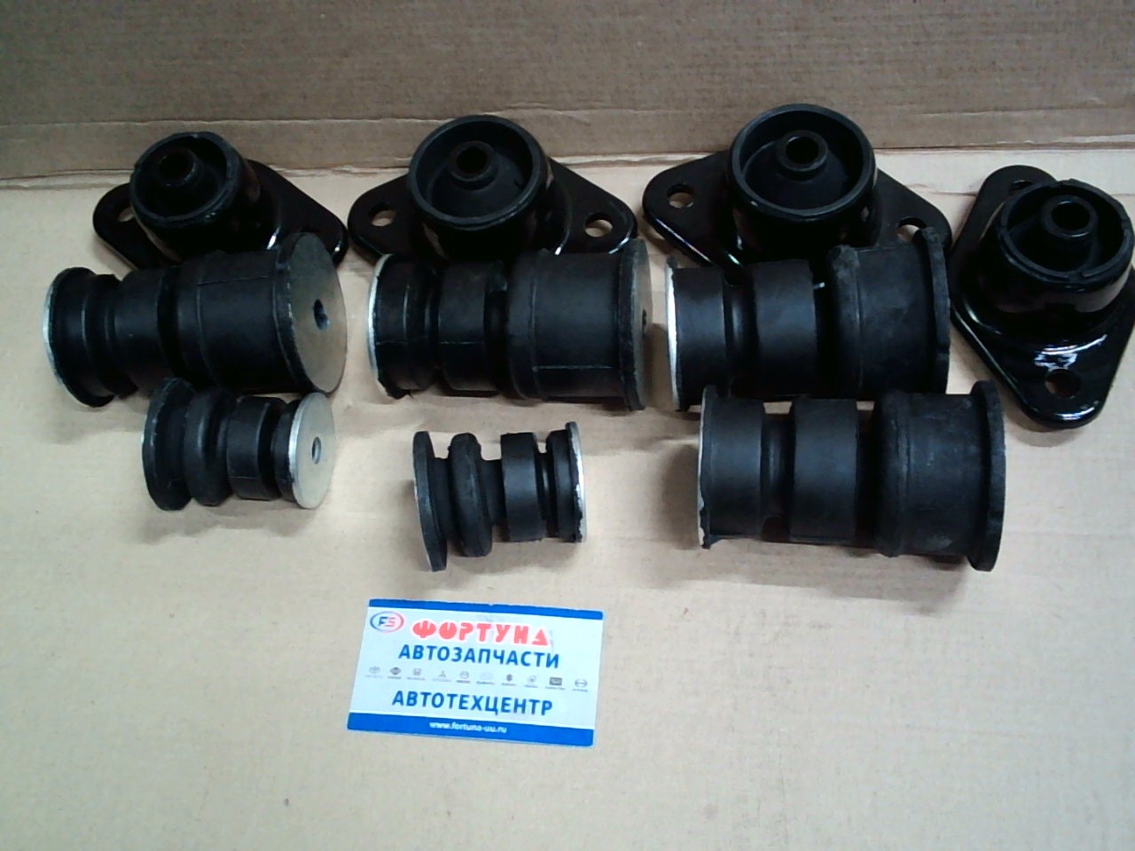 Подушка кузова КОМПЛЕКТ D-KZN130 TW ( шт.) /HILUX SURF 130/