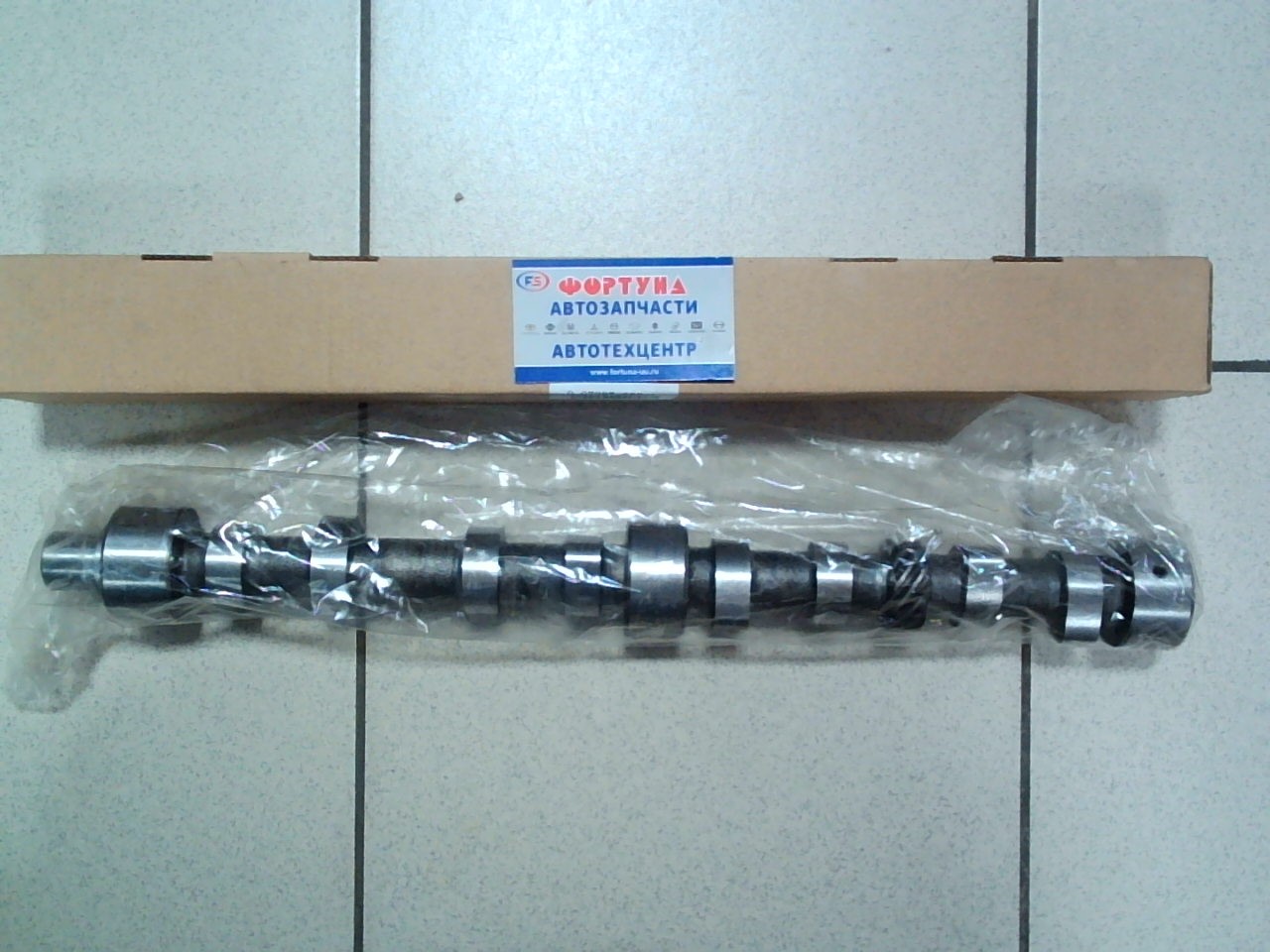 Распредвал 4JB1,  4JB1TC,  4JG2,  4JH1,  4JH1TC,  4JA1,  4JA1T,  4JA1TC 8-97287-657-1 TW