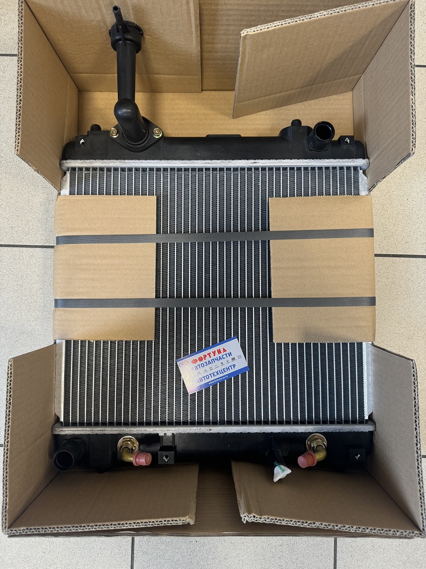 Радиатор SUZ-0070-16 ADR /SUZUKI ALTO,  NISSAN PIXO MA3GFC, AMF310, HA25 2009 - K6A, K10B, K10BN/(размер по сотам 410x350)