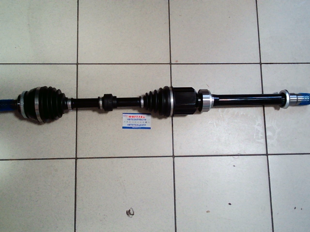 Вал Приводной в сборе 43410-0E040 TW /Правый RX270/350/450H 4WD GGL15/