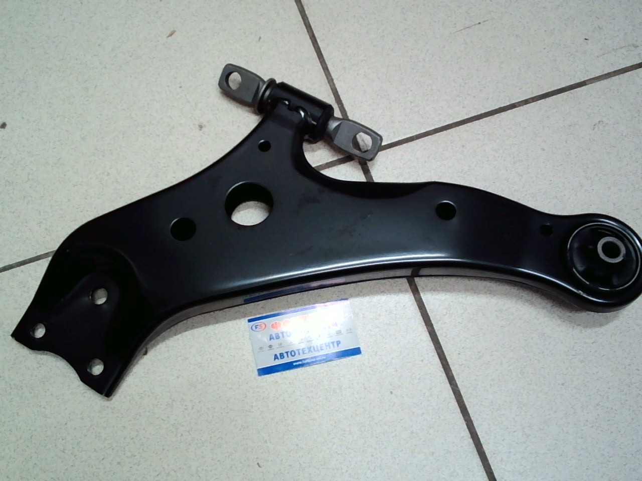 Рычаг 48069-48040 TW /Передний Левый X270/350/450 '08- Highlander/Kluger '07-'13, Venza/