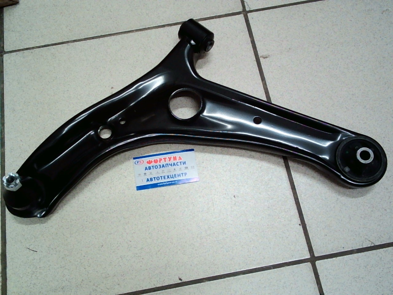 Рычаг 48069-09060/48069-59035 DAGGER /Передний Левый VITZ NCP1# RAUM NCZ2#/