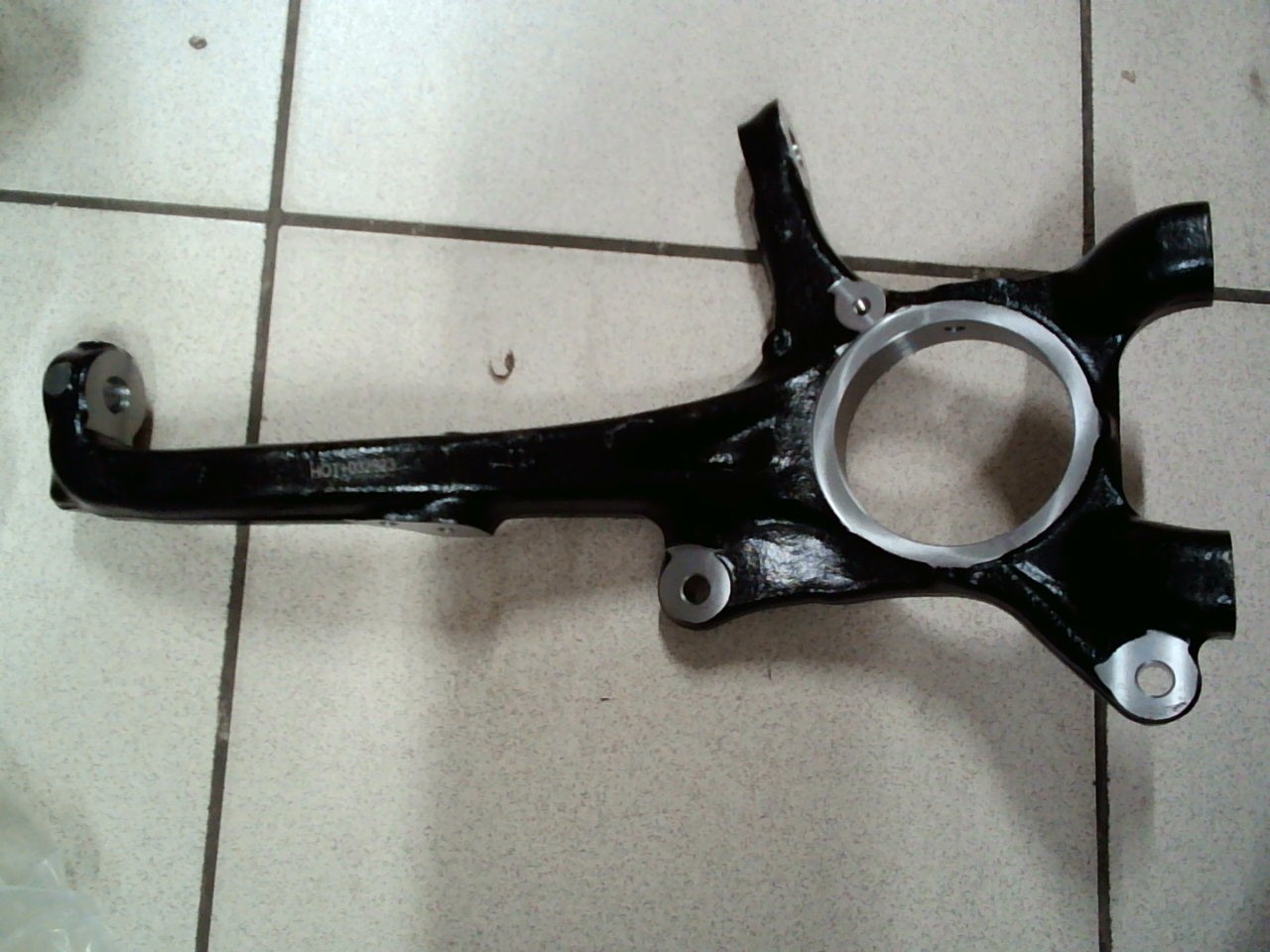 Кулак поворотный 43211-60190 TW /Правый LX570/L.C 200/