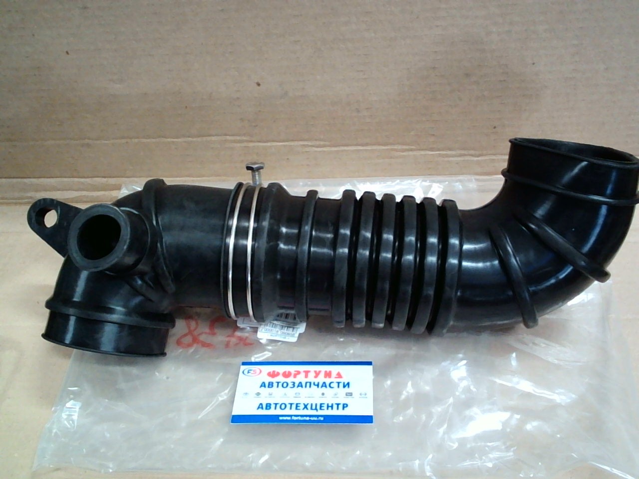 Патрубок фильтра воздушного MN135024 TW /Mitsubishi L200 KB4T 4D56/