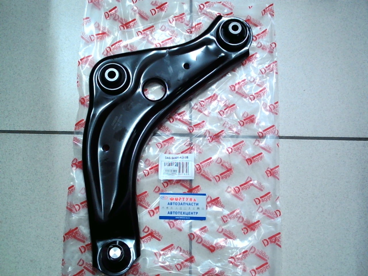 Рычаг 54501-4EA0B DAGGER /Передний Левый Qashqai,  J11E/