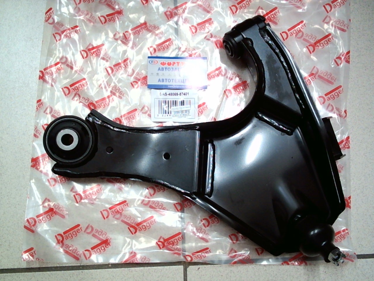 Рычаг 48069-87401 DAGGER /Передний Левый Terios J100/