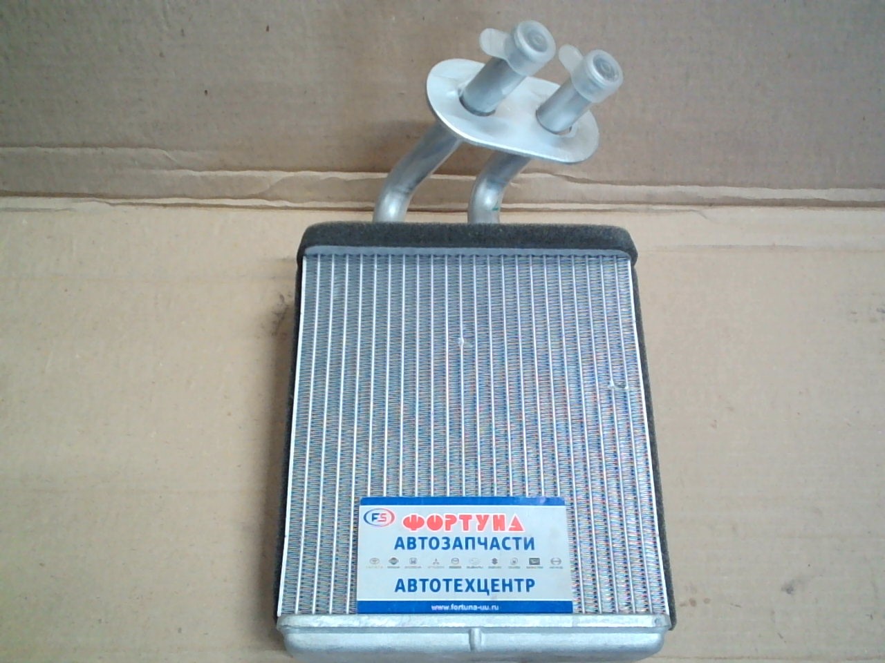 Радиатор печки HR-504-32-K GSParts /ISUZU ELF '94-,  NISSAN ATLAS/ (правый руль) / (толщина=32)