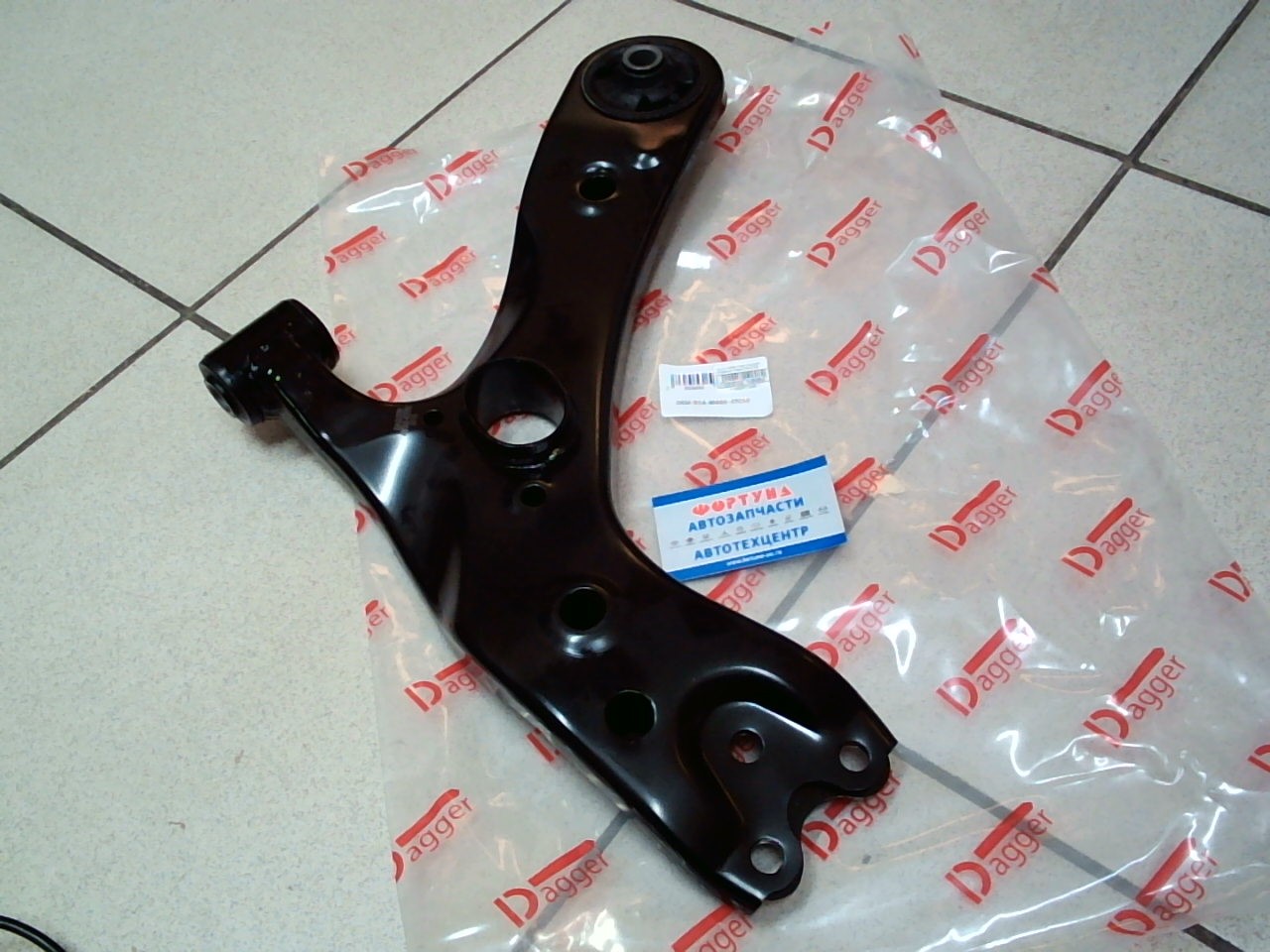 Рычаг 48069-47050 DAGGER /Передний Левый PRIUS 30/