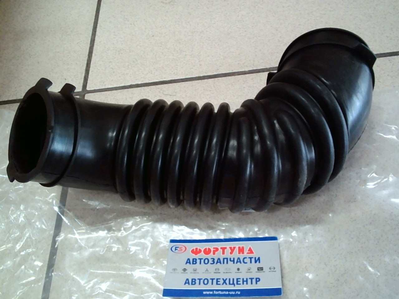 Патрубок фильтра воздушного 17881-22060 TW /RAV4,  ZCA25,  ZCA25W,  ZCA26,  ZCA26W 1ZZFE/