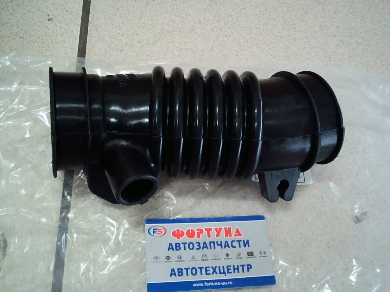 Патрубок фильтра воздушного 17881-21091 TW /Ractis,  NCP100 Sienta,  NCP175,  NCP175G 1NZFE/