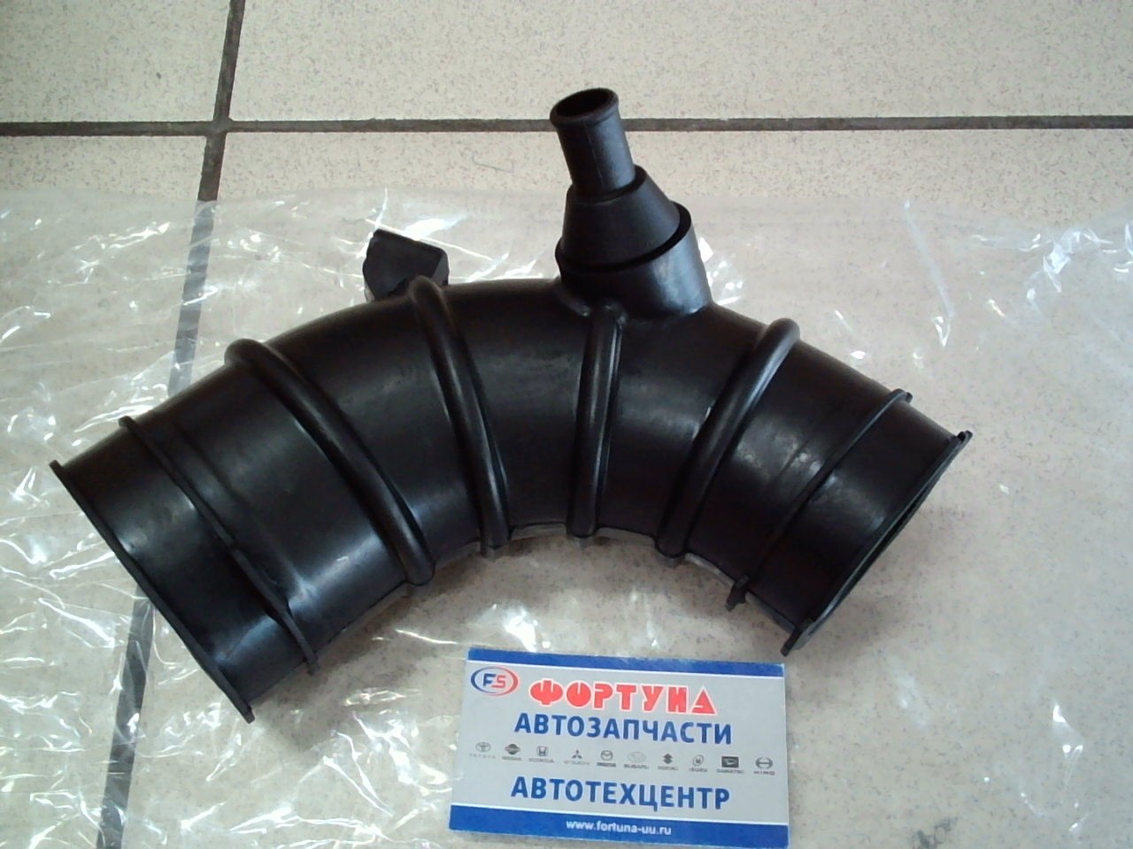 Патрубок фильтра воздушного 17881-28040 TW /Alphard,  ANH10,  ANH10W,  ANH15,  ANH15W Estima,  ACR30,  ACR30W,  ACR40,  ACR40W 2AZFE,  1AZFE/