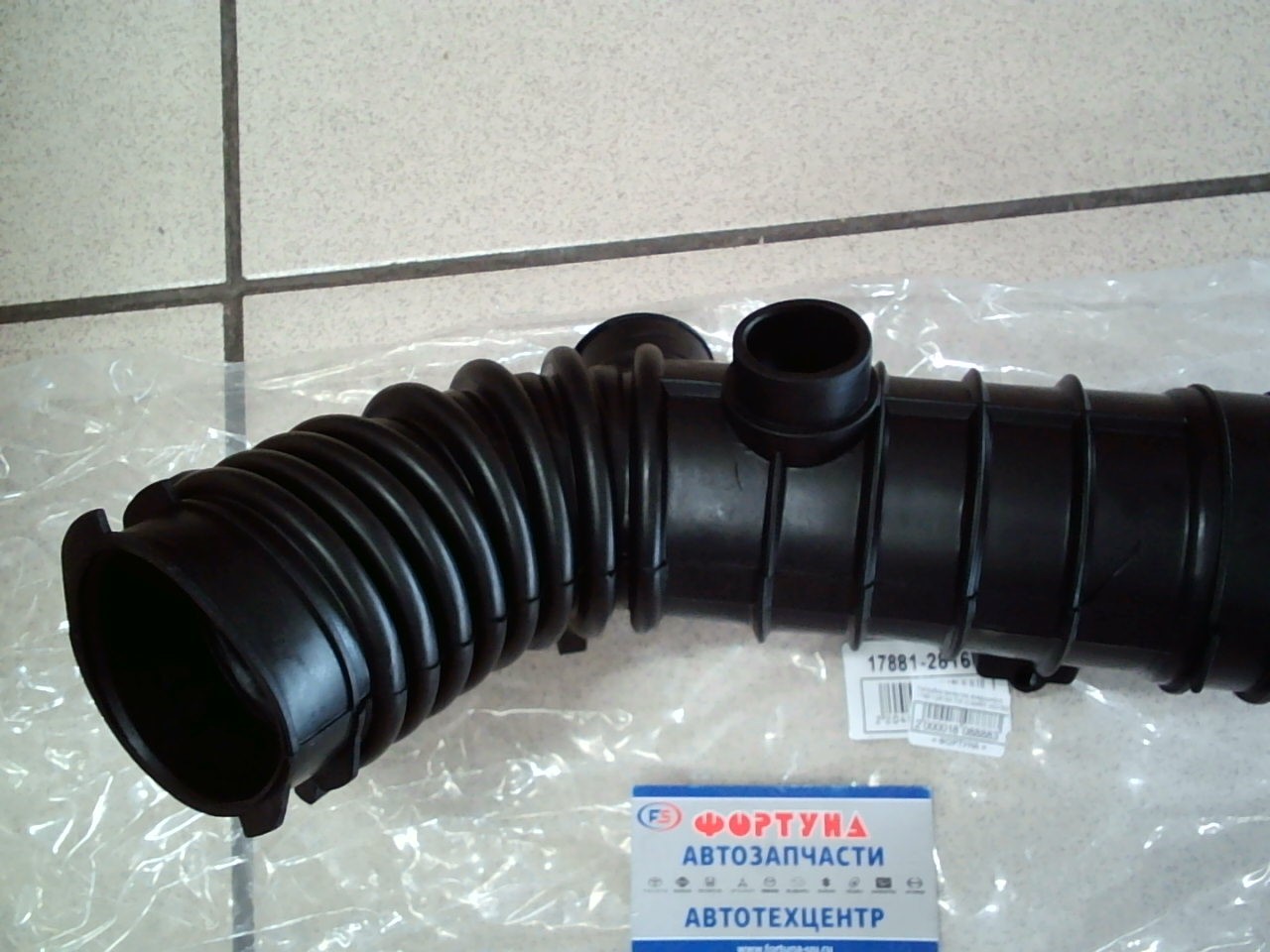 Патрубок фильтра воздушного 17881-28160 TW /CAMRY ACV30/