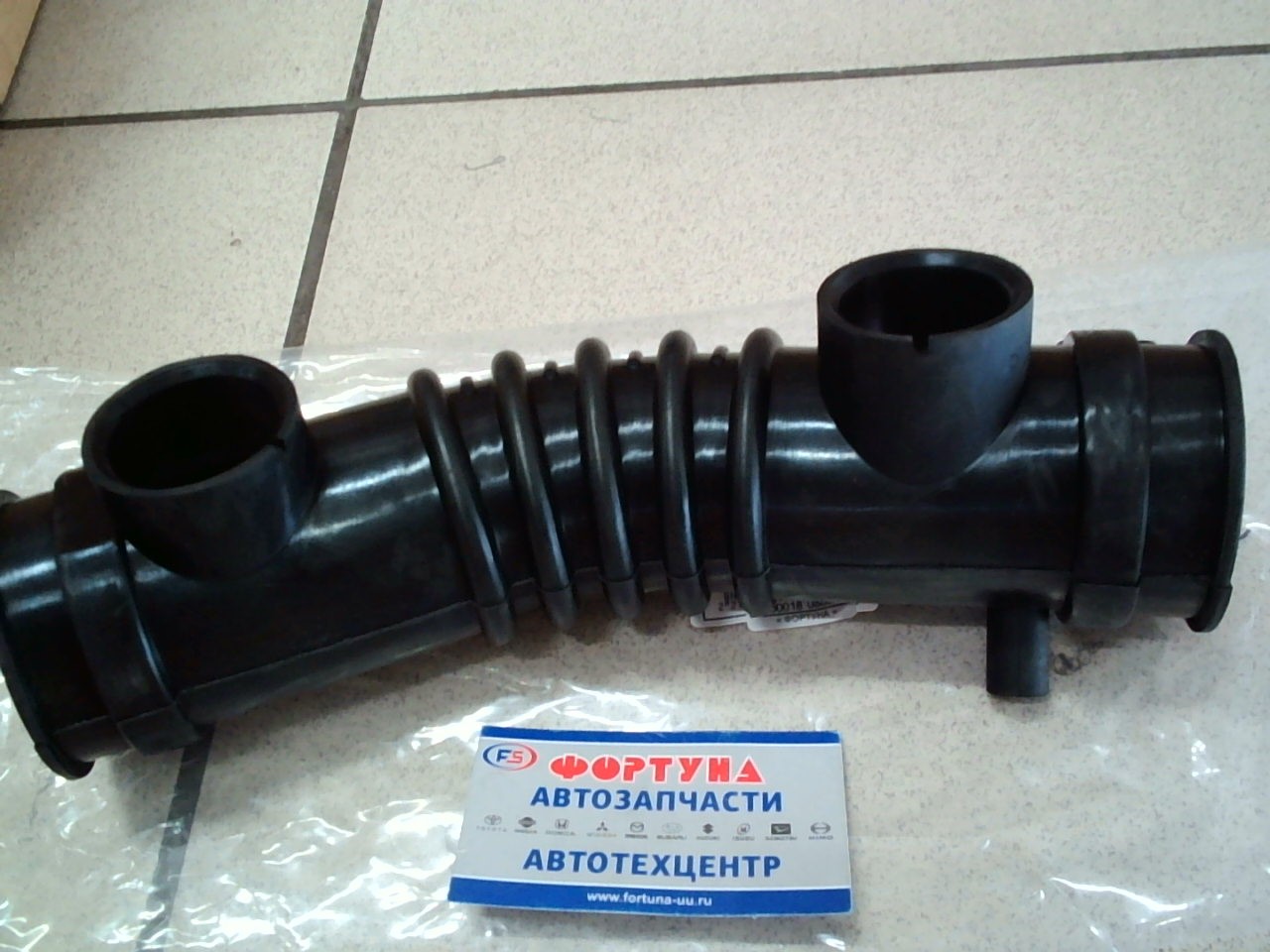 Патрубок фильтра воздушного 17881-11380 TW /Toyota Corolla,  EE101L 4EFE/