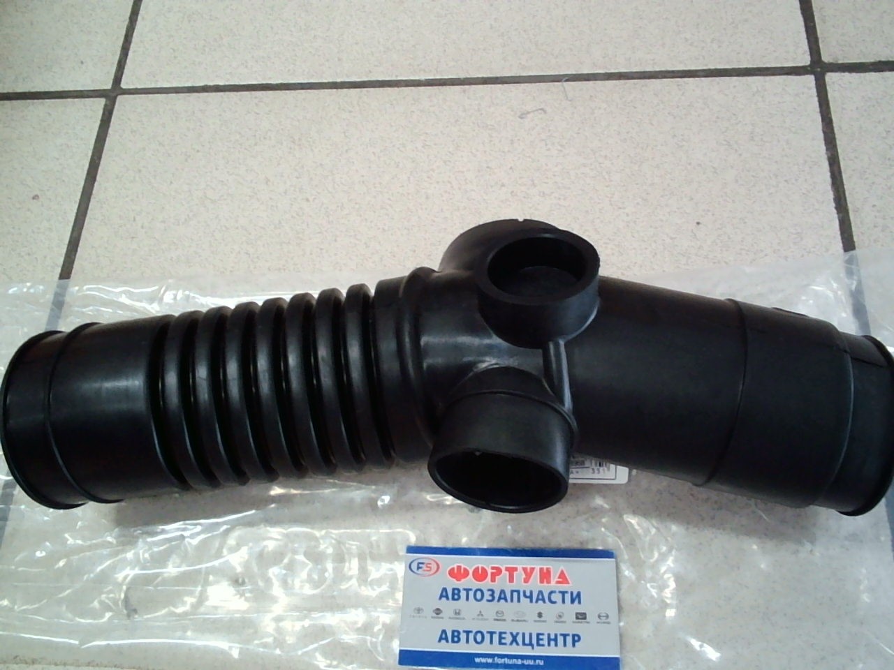 Патрубок фильтра воздушного 17881-54690 TW /Hiace/Regius Ace LH103 LH172 2L,  3L,  5L/