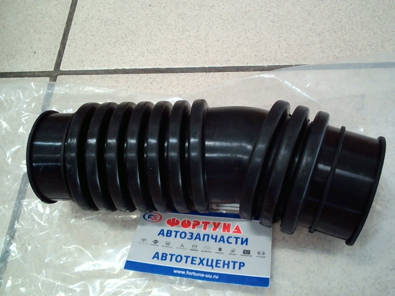 Патрубок фильтра воздушного 17881-54350 DAGGER /Hilux LN106 LN107 3L/