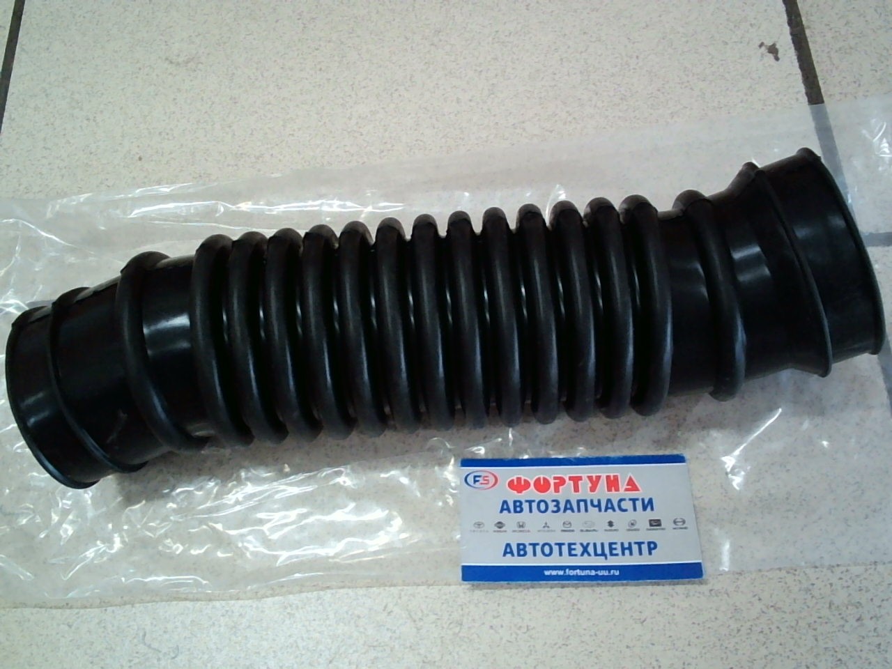 Патрубок фильтра воздушного MD095046 TW /Delica,  P05V,  P15V,  P15W,  P25V,  P45V,  L300,  P05V,  P05W,  P15V,  P15W  4D56/