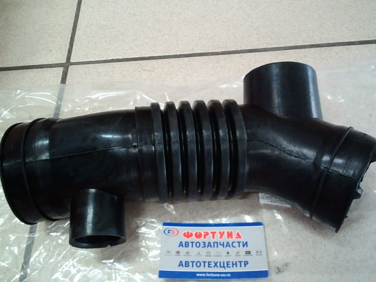 Патрубок фильтра воздушного 17881-17080 DAGGER /Toyota Land Cruiser,  HZJ105,  HZJ105L 1HZ/