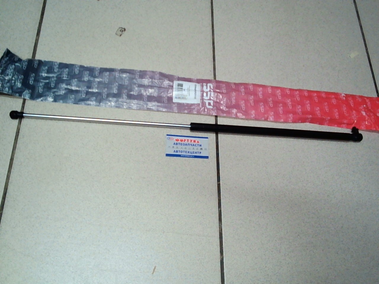 Газматики капота TOY CAMRY ACV30,  WINDOM MCV30 '01-'06 LH=RH 53440-AA011S SSP ( Общая длина 755 мм )