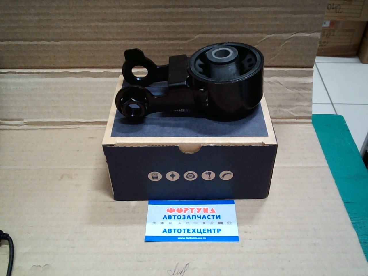 Подушка двигателя 12363-40071 (AWSTO1364) TENACITY /REAR VITZ  KSP130 '10-/