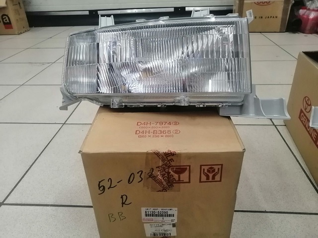 Фара TOY BB 52-032 R (00-05) [81130-52090] TOYOTA