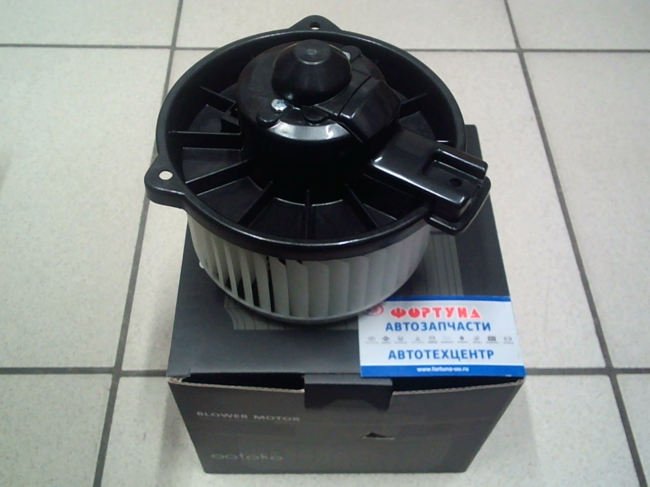 Мотор отопления салона 1102007 OOtOkO /с крыльчаткой,  12V,  TOYOTA COROLLA AE100/