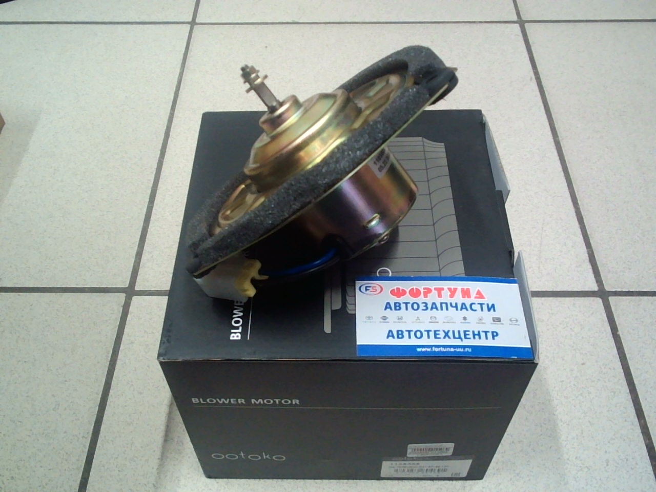 Мотор отопления салона 1105008 OOtOkO /без крыльчатки 12V,  NISSAN TERRANO,  CEFIRO '96-,  W21/