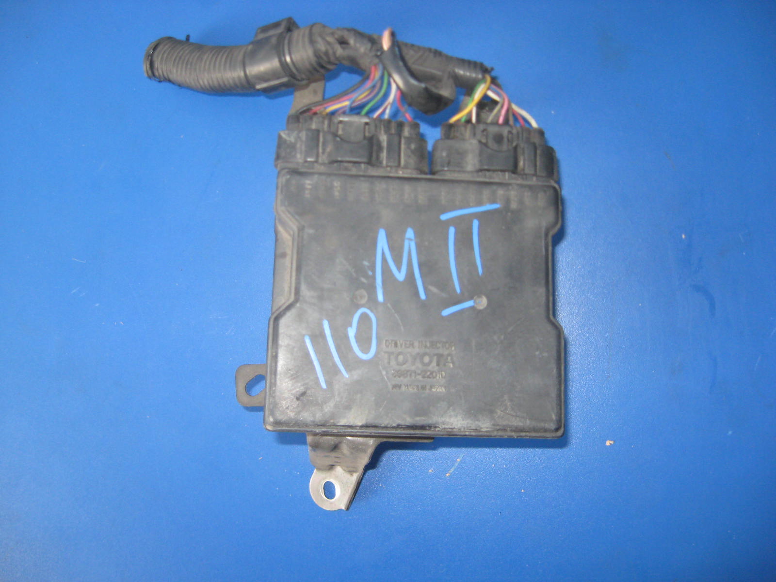 Блок управления форсунками TOY MARK II JZX110 [б/у]