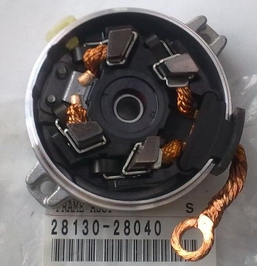 Щётки стартера (с крышкой в сборе) 28130-28040 TOYOTA /1AZFSE,  3SGTE,  2AZFE,  1MZFE /ACV30, ACV40/